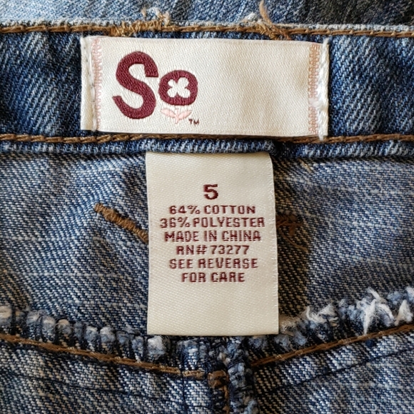 New Mini bluejean button up skirt - NWOT - Picture 3 of 3